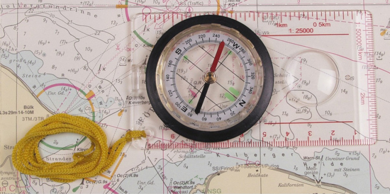 Kompass l�ttvikts med Linjal och sj�lvlysande markeringar