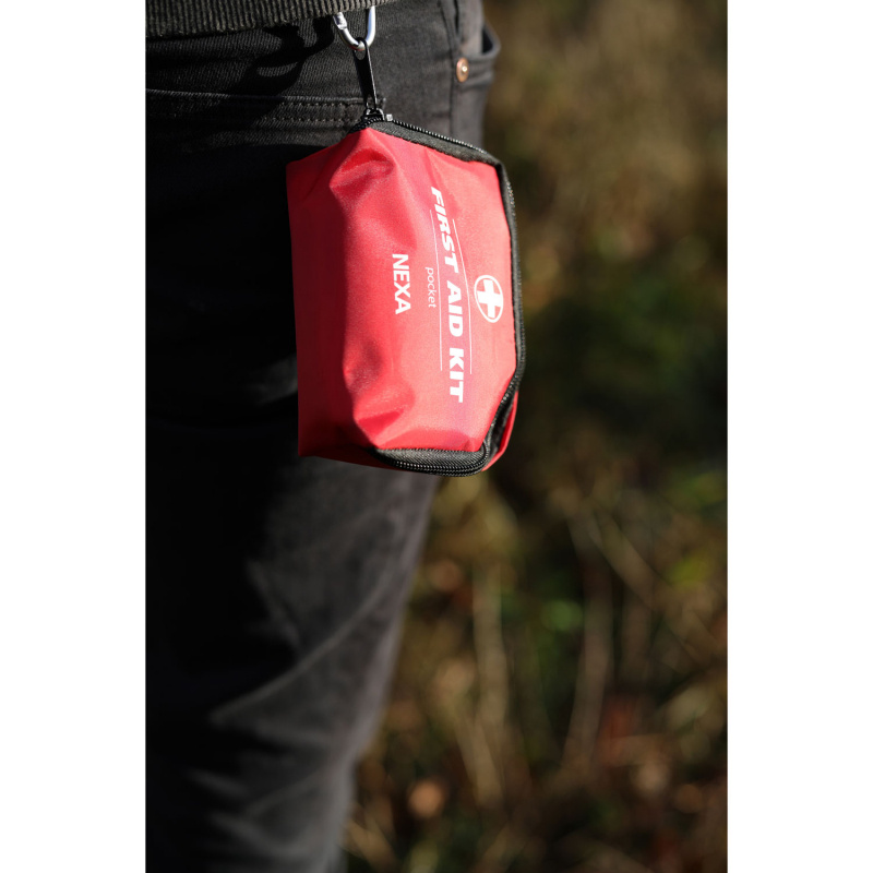 F�rsta Hj�lpen Pocket i 13 delar R�d