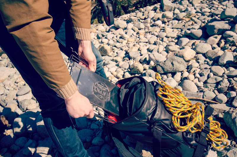 UCO Hopf�llbar grill Flatpack Grill & Firepit